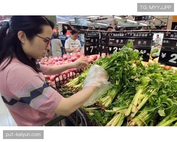 孙准浩训练完直接去超市抢打折菜，这自律和抠门是真实存在的？